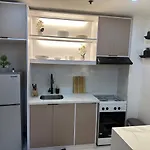 Cylo\'S Place Spacious 2Br Apt Linked To Mrt Station Near Gma 7