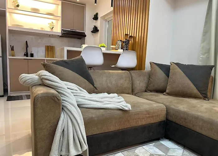 Cylo\'S Place Spacious 2Br Apt Linked To Mrt Station Near Gma 7