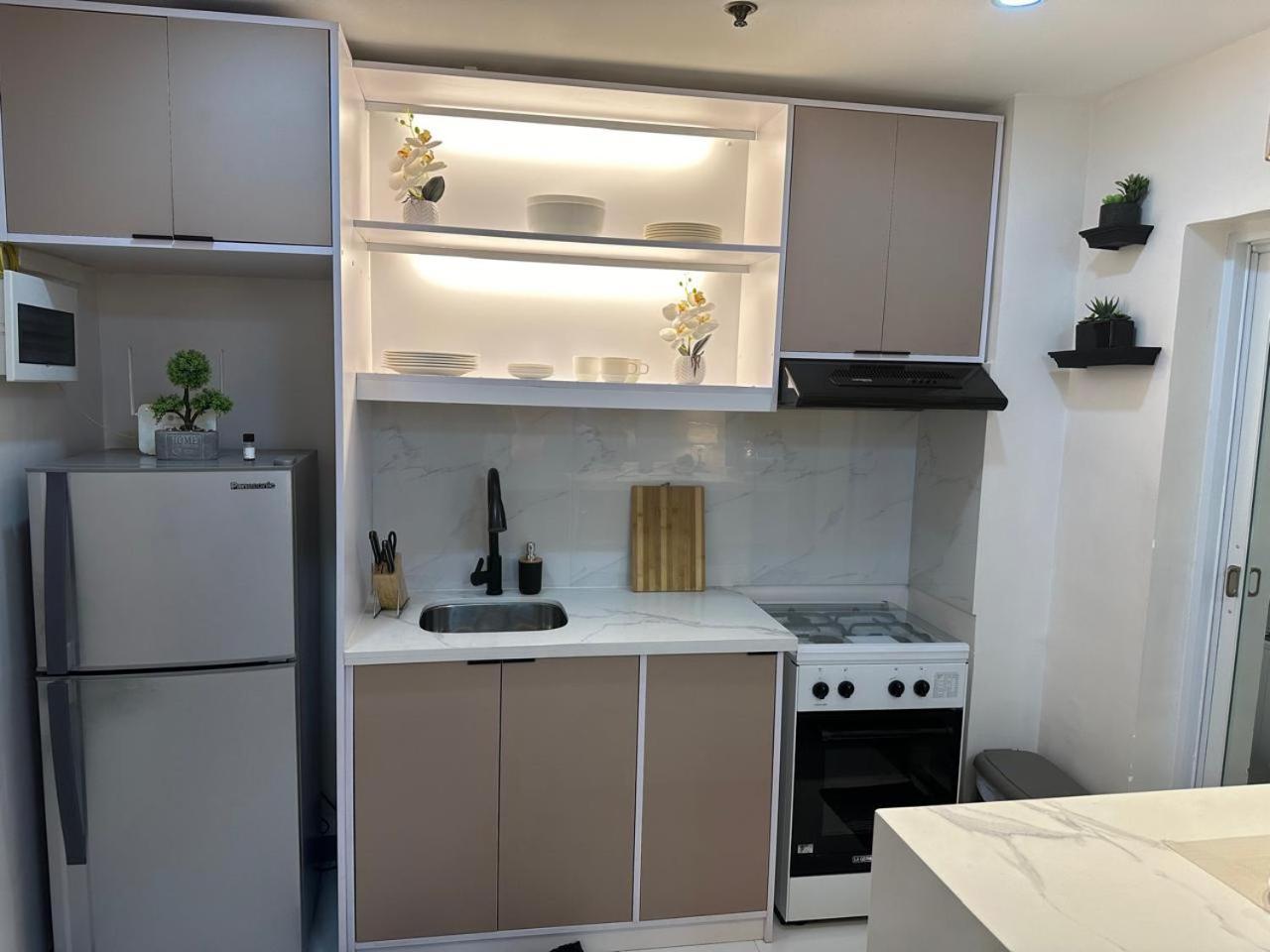 Apartment Cylo's Place Spacious 2br Linked To Mrt Station Near Gma 7 *