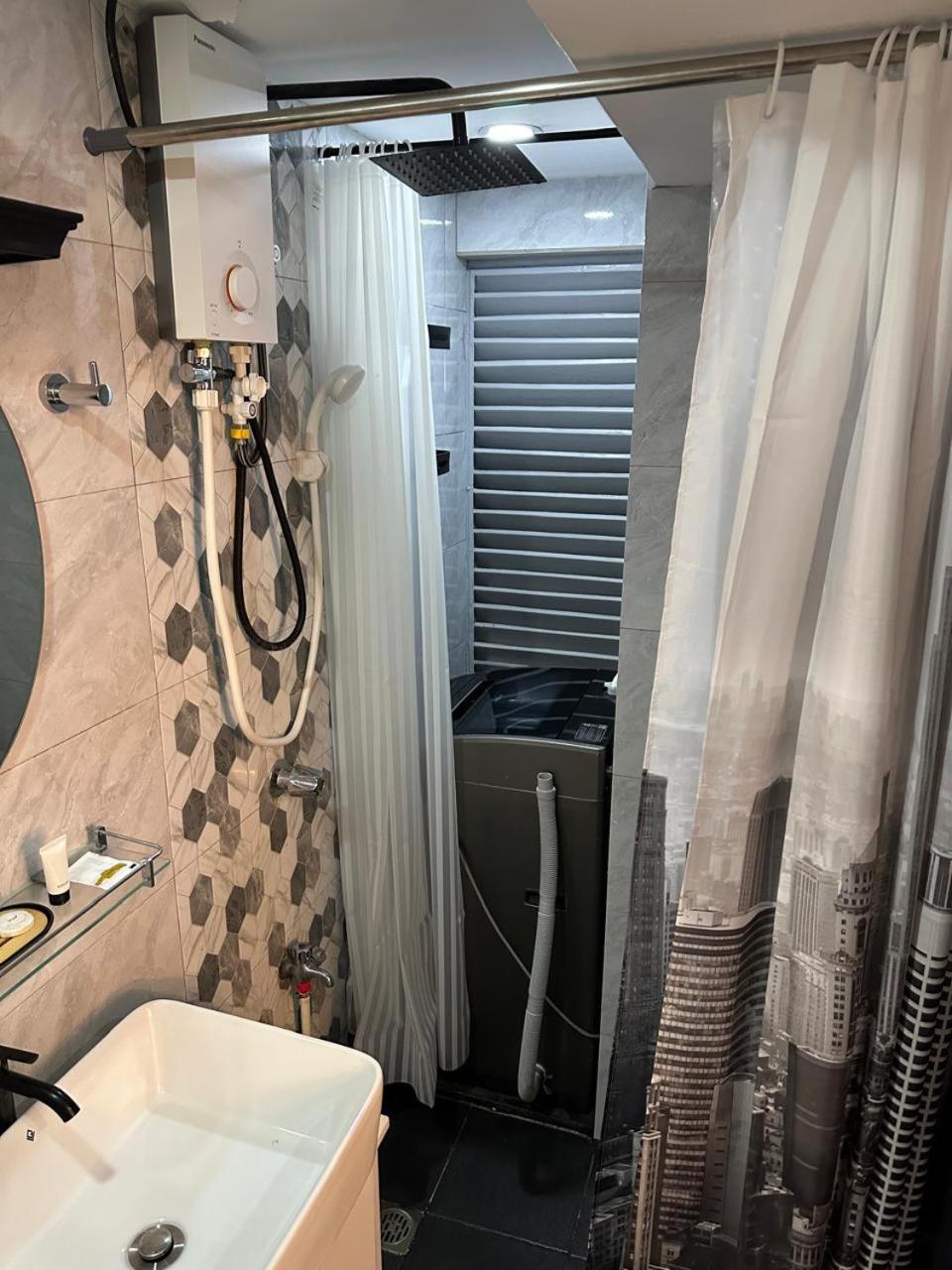 Cylo's Place Spacious 2br Linked To Mrt Station Near Gma 7 * Manila